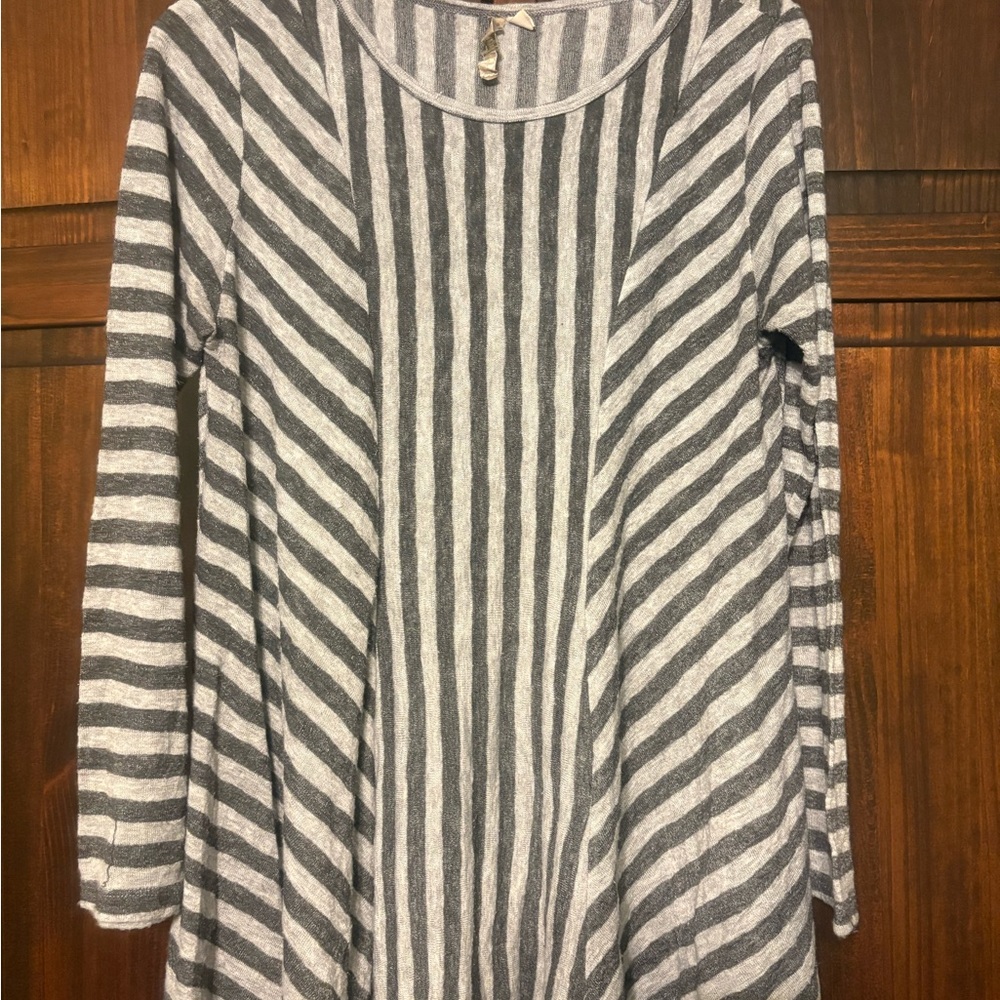 Comfy USA Gray Striped Blouse